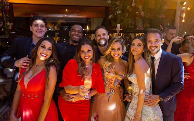 Pedro publica foto com elenco do Fla e leva torcedores à loucura