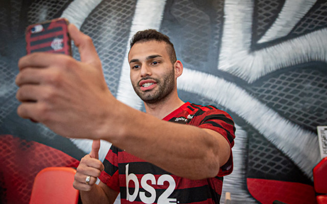 Thiago Maia rasga elogios ao CT do Flamengo e compara com clubes da Europa: “Outro patamar”