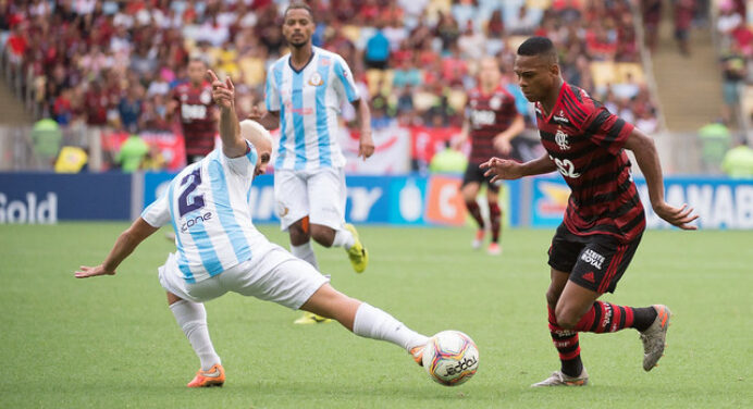 Maurício Souza minimiza vaias a Lucas Silva: “Ele sabe que perdeu gols que não costuma perder”