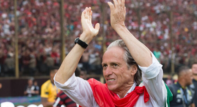 Em enquete, torcedores aprovam aumento salarial de Jorge Jesus em 50% para renovar com o Flamengo