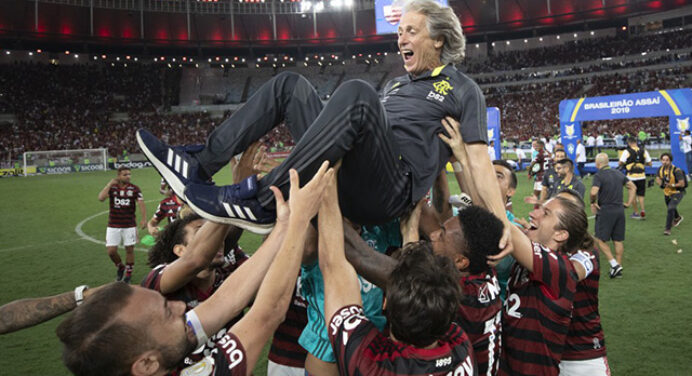 Para comentarista, Flamengo teve o melhor futebol do século: “Não vi nenhum time jogar mais”