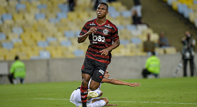 Lucas Silva é relacionado no lugar de Bruno Henrique para primeiro jogo da final entre Fluminense e Flamengo