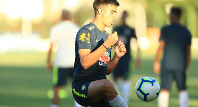 Reinier realiza exames na Granja Comary com acompanhamento de corpo médico do Real Madrid