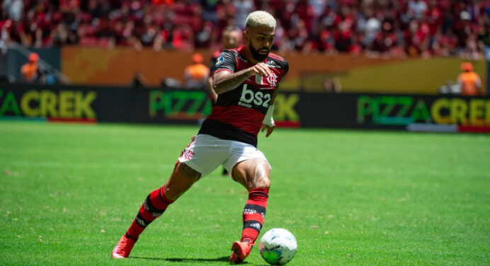 Gabigol e Léo Pereira retornam ao Rio e são desfalques do Flamengo para primeiro jogo da Recopa