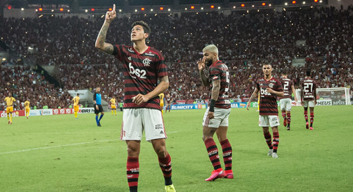 Gabigol rechaça briga por posição com Pedro: “Estão querendo criar polêmica, mas não tem sombra nenhuma”
