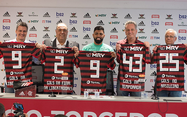 Flamengo inova em apresentação de Gabigol e ‘ostenta’ marcas do atacante; entenda ação