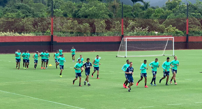 Diretor do Fla reforça desejo do clube por volta aos treinos: “A posição é a de jogar, terminar dentro do campo”