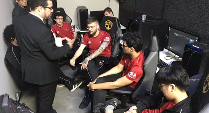 Fla perde as duas do fim de semana e cai para segundo no CBLOL; clube volta a jogar no sábado