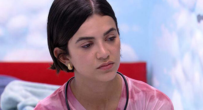 Sentiu? Após mutirão por saída, Manu Gavassi, do BBB, erra letra ao cantar hino do Flamengo