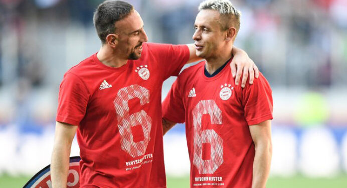 Rafinha revela que Ribéry, Neuer e Vidal ‘sabem tudo’ do Flamengo: “Quando tem jogo, me mandam mensagens”
