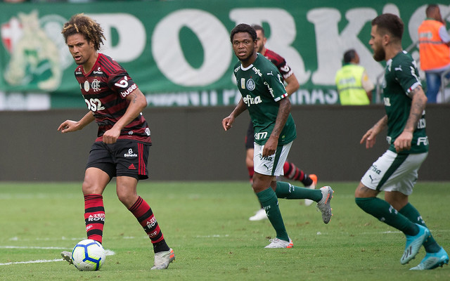 Arão escolhe principal rival do Flamengo na temporada: “Acho que o Palmeiras, pelo elenco que tem”