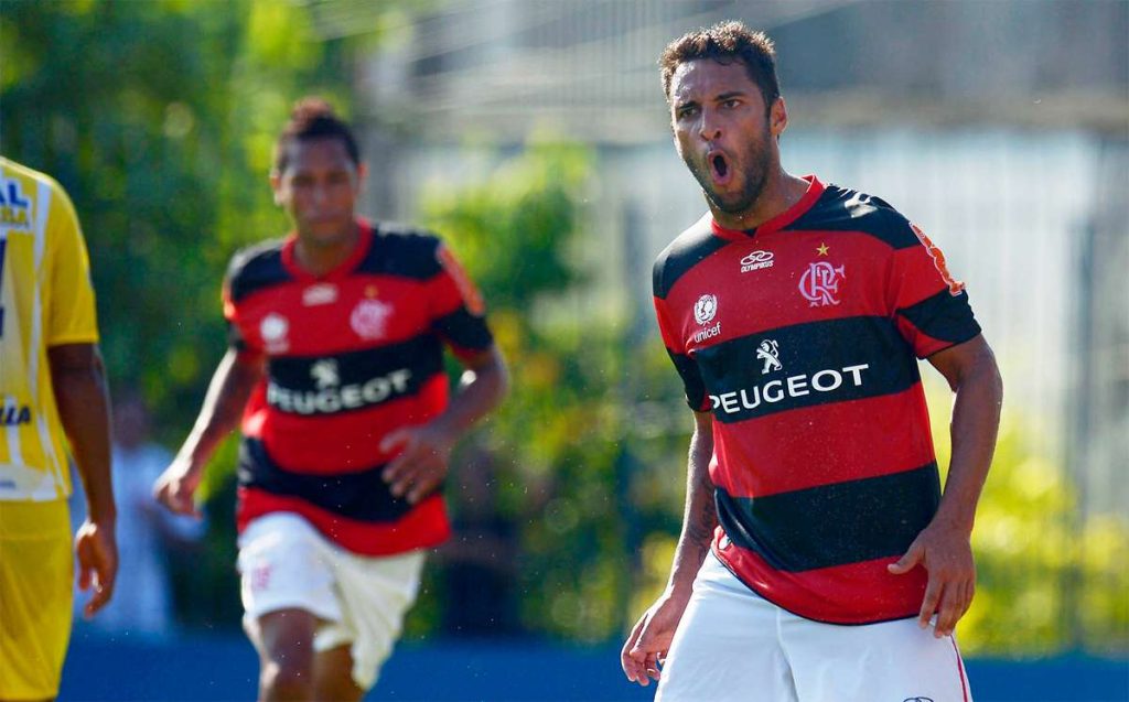 Ex-Flamengo, Ibson diz que seria titular no time atual: “Com o pé nas costas”