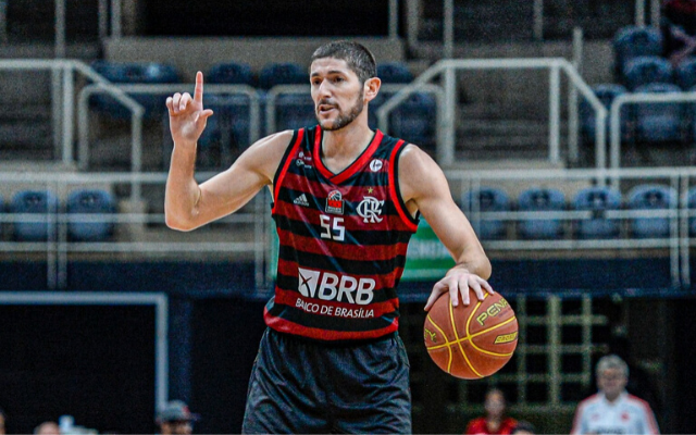 Em tom de despedida, uruguaio Panchi Barrera se declara ao Rubro-Negro: “Alegria muito grande”