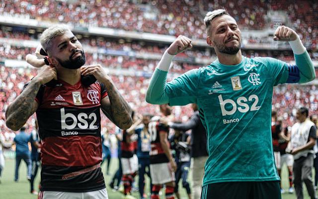Rei do deboche! Gabigol felicita Diego Alves por aniversário, mas não perdoa goleiro na resenha