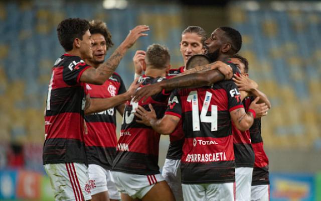 Flamengo transmite jogo no  com 2 milhões simultâneos e