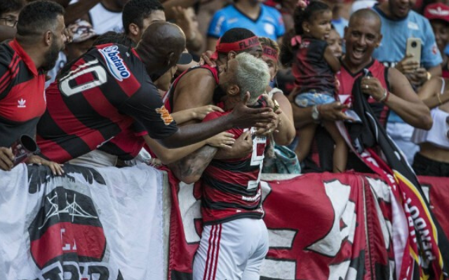 Mais uma vez! Flamengo é o líder em interações no Facebook no mês de julho