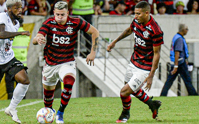 Hugo Moura, Vinicius Souza e Pepê devem ser negociados pelo Flamengo