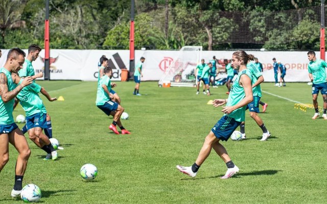 Filipe Luís é liberado para voltar a jogar e Rafinha segue em avaliação