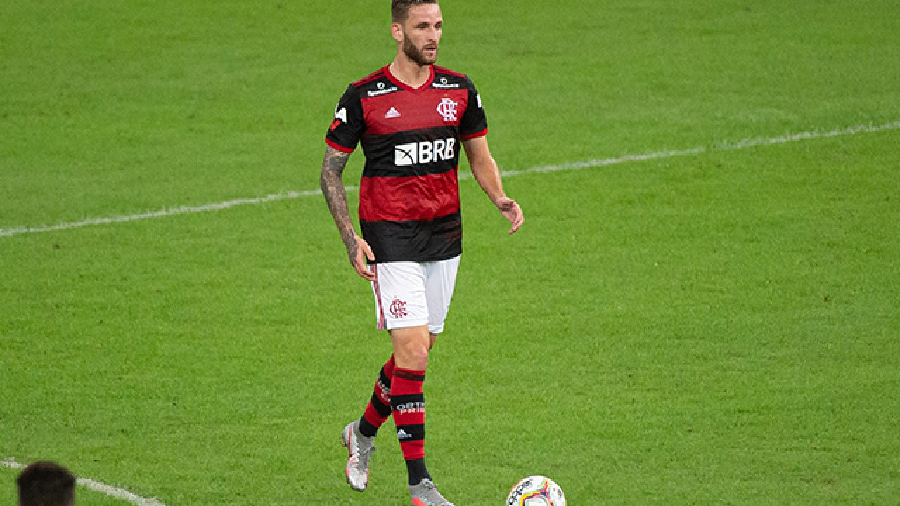 Proposta de empréstimo do Besiktas não agrada ao Flamengo, e negociação por Léo Pereira estaciona - Flamengo | Coluna do Fla