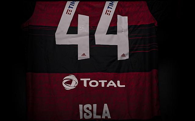 Isla assume camisa número 44 no Flamengo - Coluna do Fla