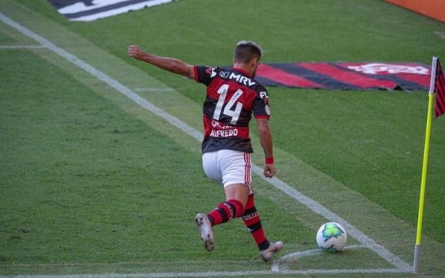 “Temos que estar emocionalmente preparados”, destaca Arrascaeta sobre ausência de torcida nos jogos