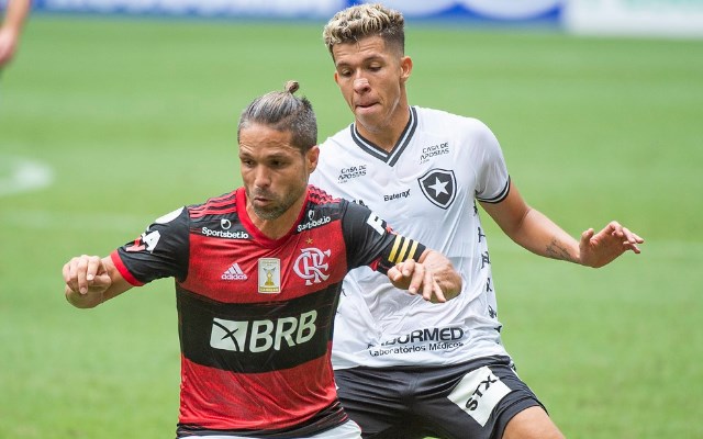 Domènec explica mudanças no time titular contra o Botafogo