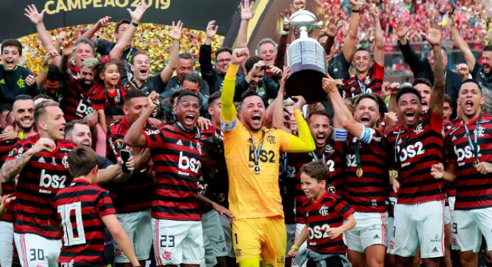 Documentários sobre bi da Libertadores do Flamengo concorrem em festival de cinema de futebol