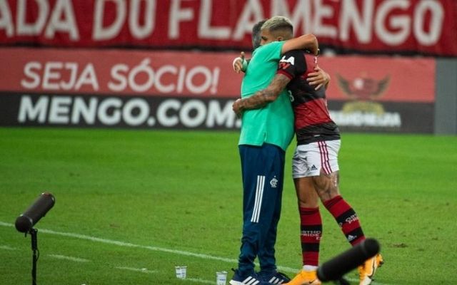 Domènec revela clima no vestiário e relação com jogadores do Flamengo