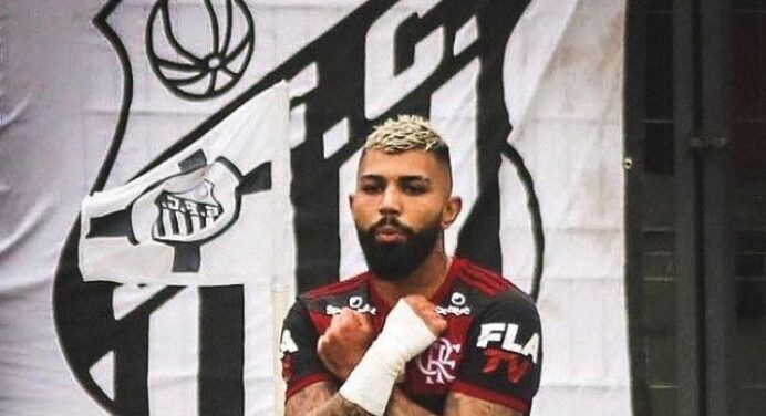Fiscal de comemoração? Comentarista reclama de Gabigol: “Não pode ir no ouvido do Marinho e gritar”