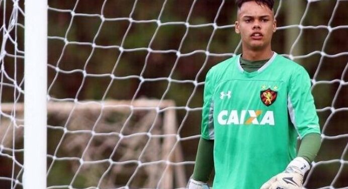 Contratado antes da pandemia, goleiro revelado pelo Sport se apresenta ao Flamengo nesta sexta