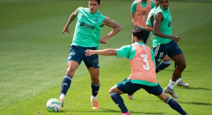 Com três gols, Pedro é destaque do Flamengo em coletivo desta segunda