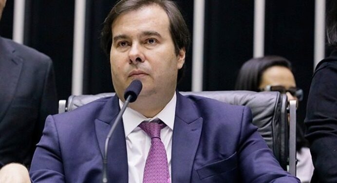 Após adiar prazo para votação, Rodrigo Maia deve deixar MP do mandante caducar