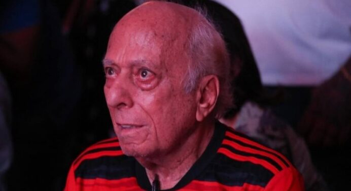 Responsável por compra do Ninho do Urubu e manutenção de Zico no Flamengo, ex-presidente George Helal completa 90 anos
