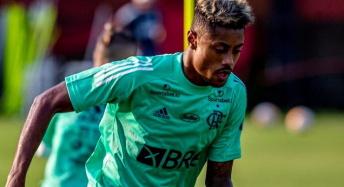 Bruno Henrique, Isla e Michael testam positivo para a Covid-19, informa jornalista; Fla aguarda contraprova