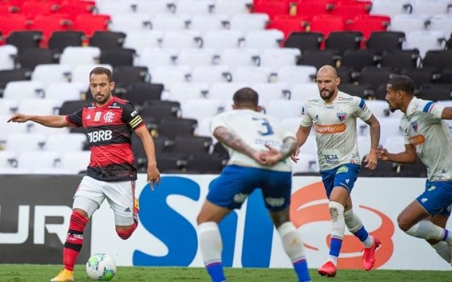 Gabigol decide no fim, e Flamengo chega à vice-liderança do Brasileirão