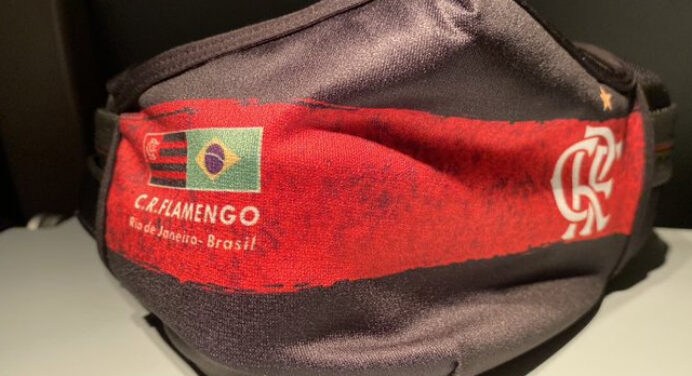 Flamengo personaliza máscaras para jogos da Libertadores