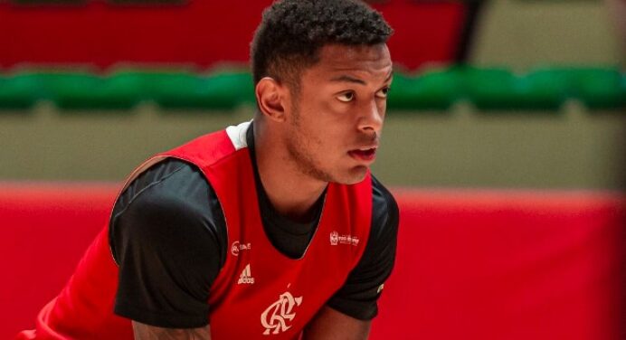 Yago almeja grandes feitos no basquete do Flamengo e garante: “Gosto dessa pressão”