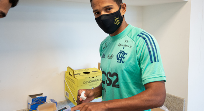 Flamengo realiza novos exames de Covid-19 e espera ter ‘reforços’ para a próxima semana