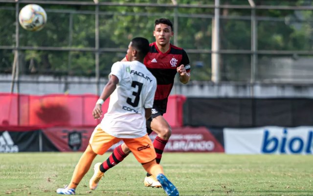 Flamengo sofre gol nos acréscimos, é derrotado pelo Nova Iguaçu, e está eliminado da Taça Guanabara sub-20