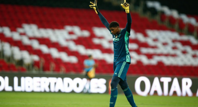 Torcedores do Flamengo acreditam que Hugo Neneca já disputa titularidade com Diego Alves