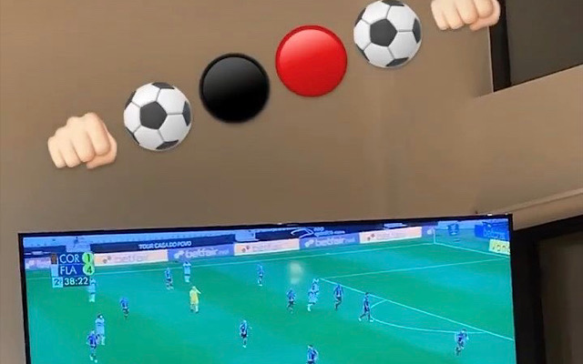 Meu pai assistindo jogo do flamengo no siteElI* *Jogo trava* Ele