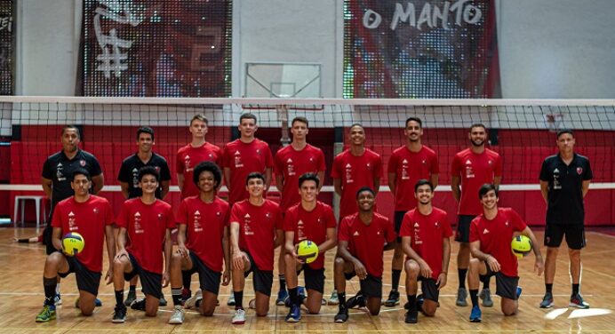 Equipe juvenil do vôlei masculino defende o Flamengo na disputa pelo Estadual