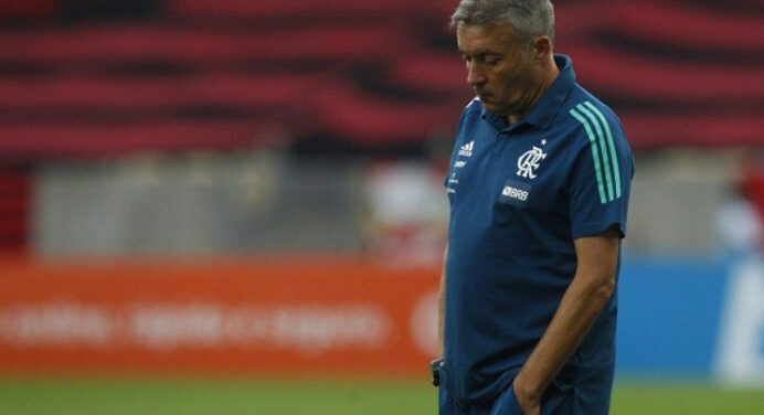Jornalista defende ‘ataque posicional’ do Flamengo e aponta: “Problema está no sistema defensivo”