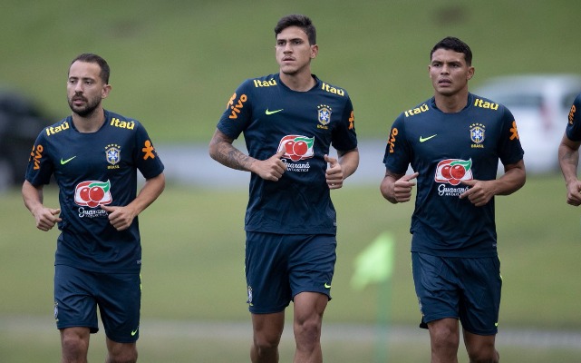 Seleção Brasileira divulga escalação para jogo contra Camarões com Pedro e  Everton Ribeiro no banco - Coluna do Fla