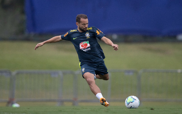 Tite confirma Everton Ribeiro como titular contra a Venezuela