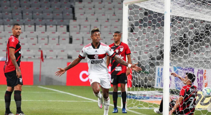 Raio x do rival: Athletico empilha maus resultados e amarga zona de rebaixamento no Brasileirão