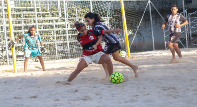 Após goleada por 10 a 2, Fla tenta se firmar como favorito na Copa do Brasil de futebol de areia feminino