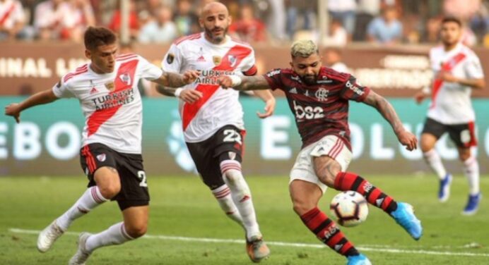Que pena! Torcedores do Flamengo ‘invadem’ redes sociais do River Plate um ano após título da Libertadores