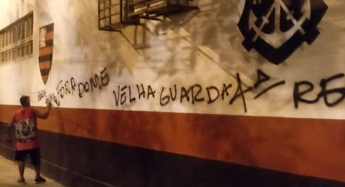 Após nova goleada, muro da Gávea é pichado em forma de protesto