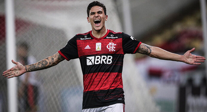 Artilheiro do Flamengo, Pedro bate recorde de gols e chega à melhor temporada da carreira